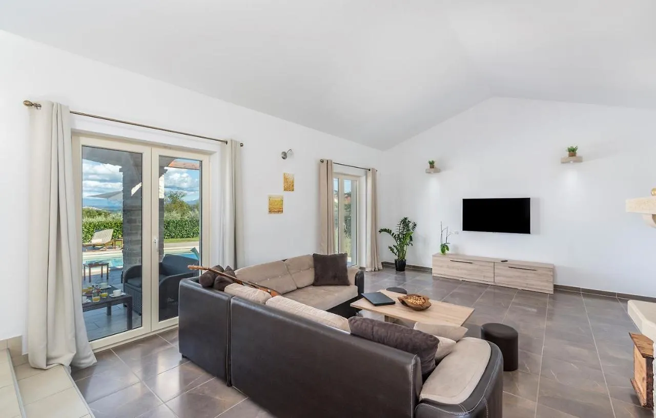 Villa Melli Vizinada 0*,