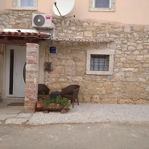 Lari Vižinada